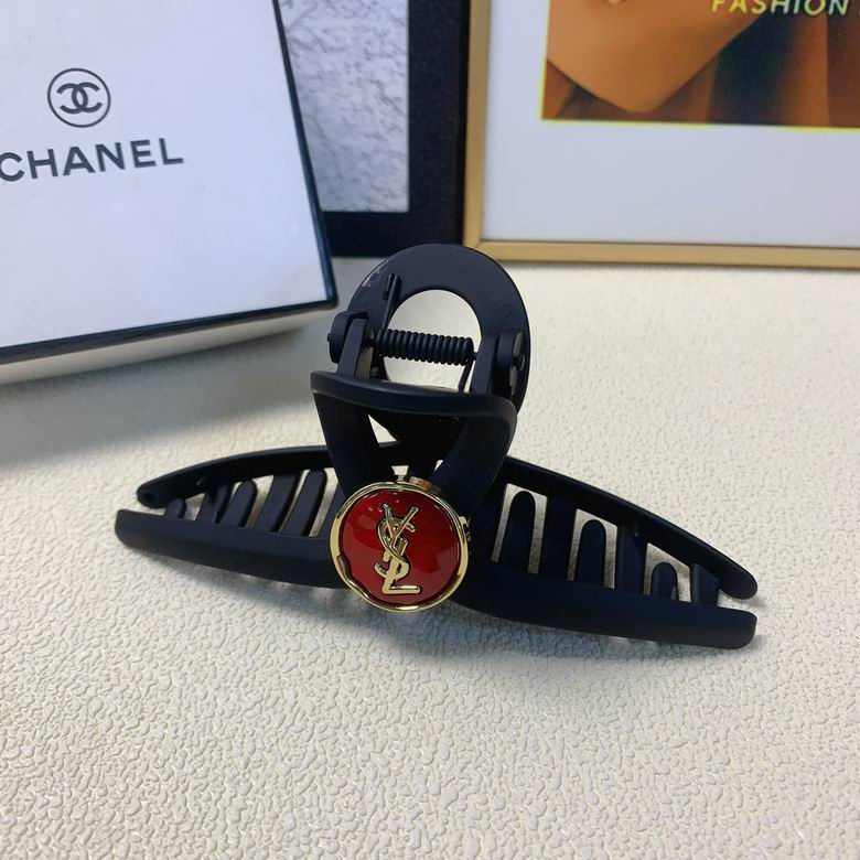 Chanel Hair Grab Clip  (3)